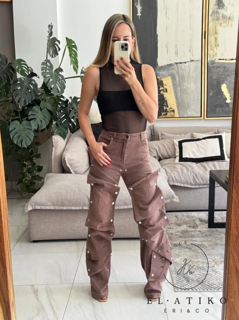 Jeans con detalles en pierna