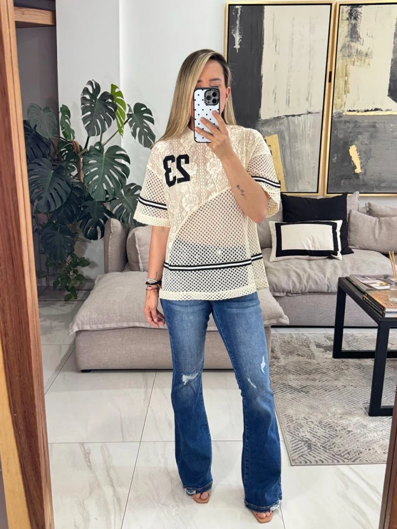 Blusa encaje y red tipo old school 