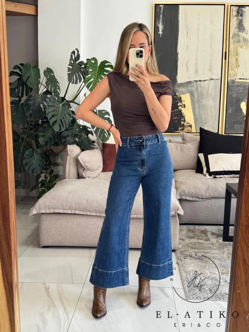 Blusa cafe hombro caido